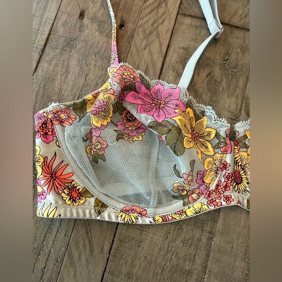 SAVAGE X Fenty Mod Poppy Lace Bra, size 36C - Picture 6 of 11
